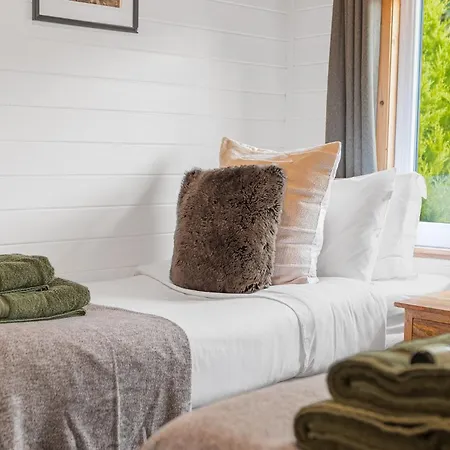 Chalet Bowness 45 - 2 Bedroom *