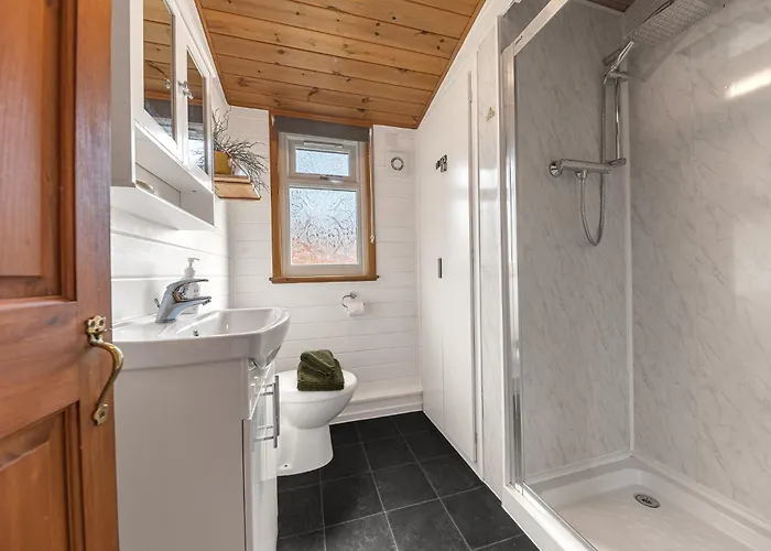 Bowness 45 - 2 Bedroom Chalé